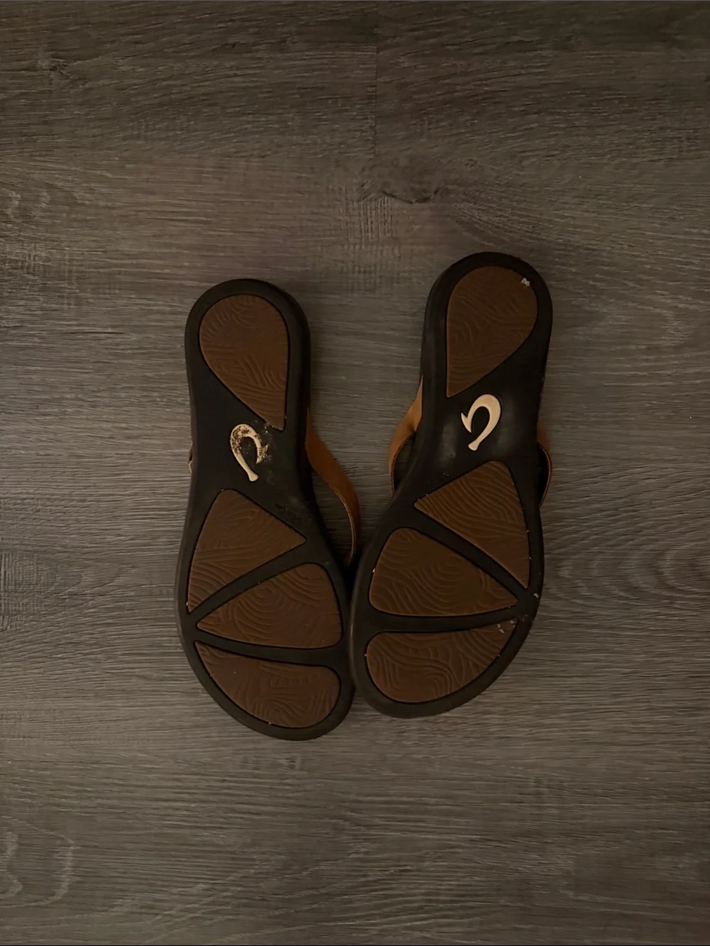 OluKai Ho’opio Sandals